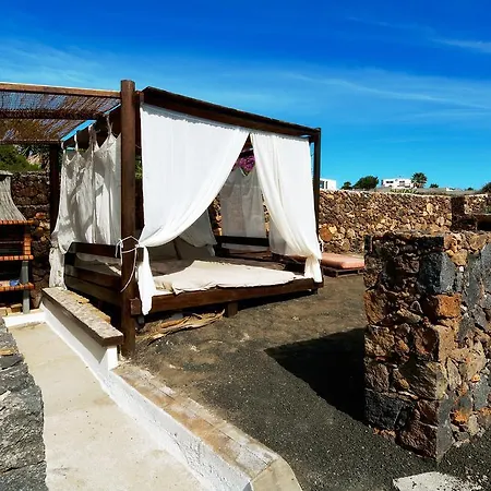 Lava Villa Mácher